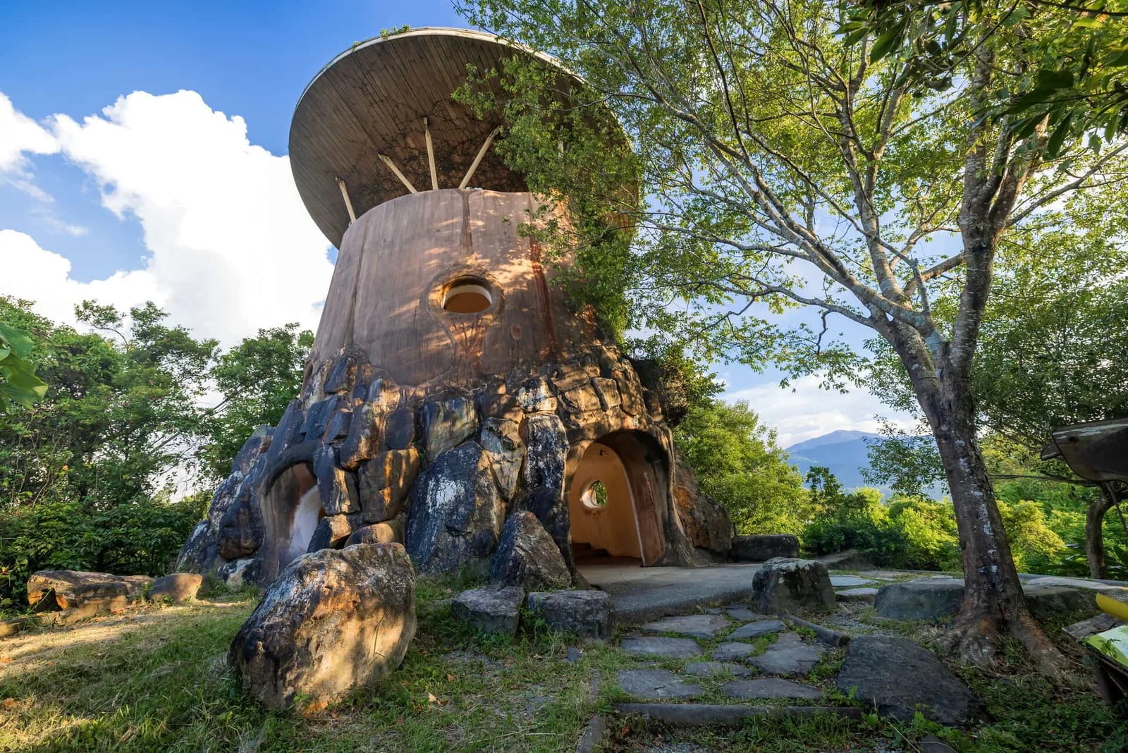 Amtliches Yilan-Ecoark-Ortsfoto：Hügel der Hoffnung · Hobbit-Haus