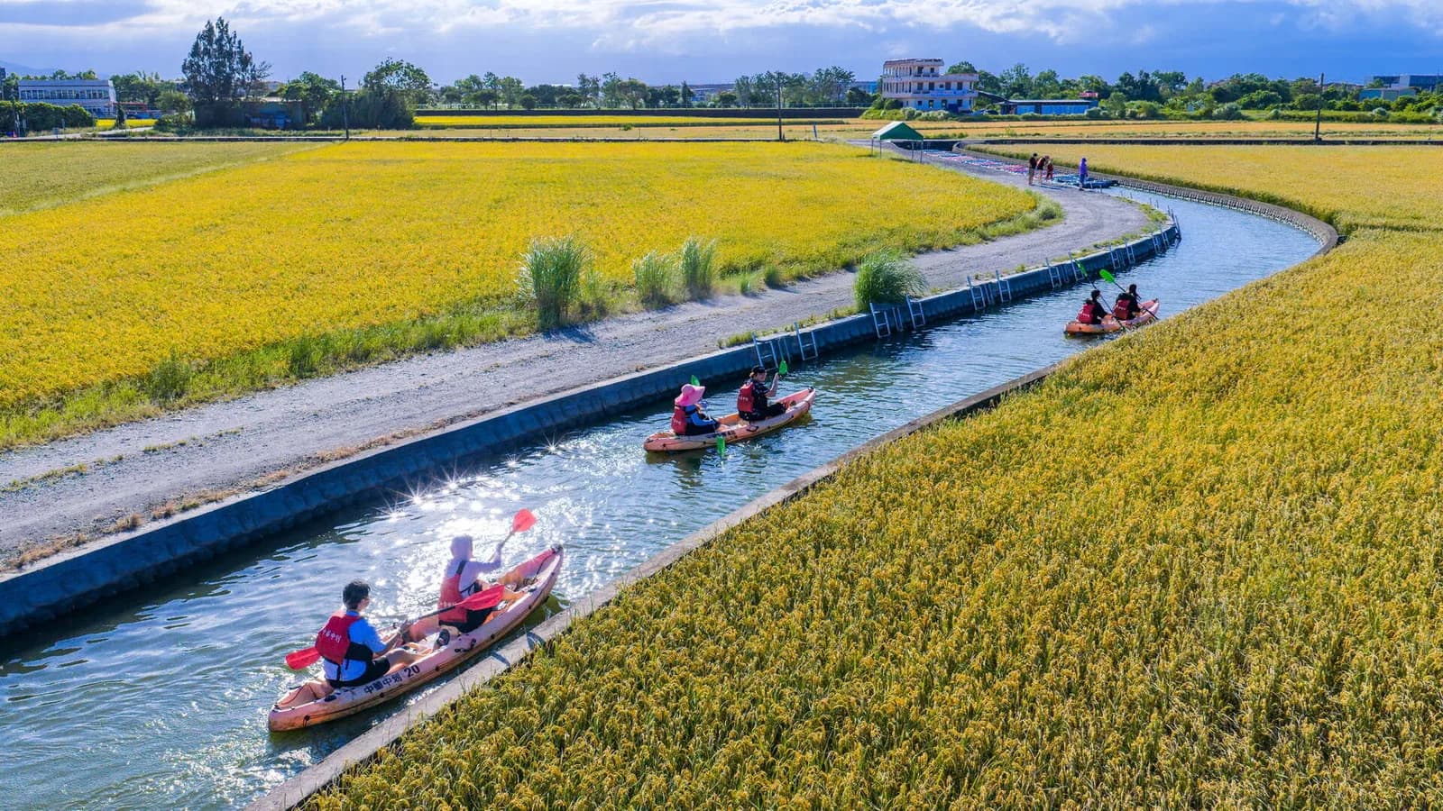 Amtliches Standortfoto aus Yilan: Kanu an Fluss und Reis: Zulassung und Buchung zuerst