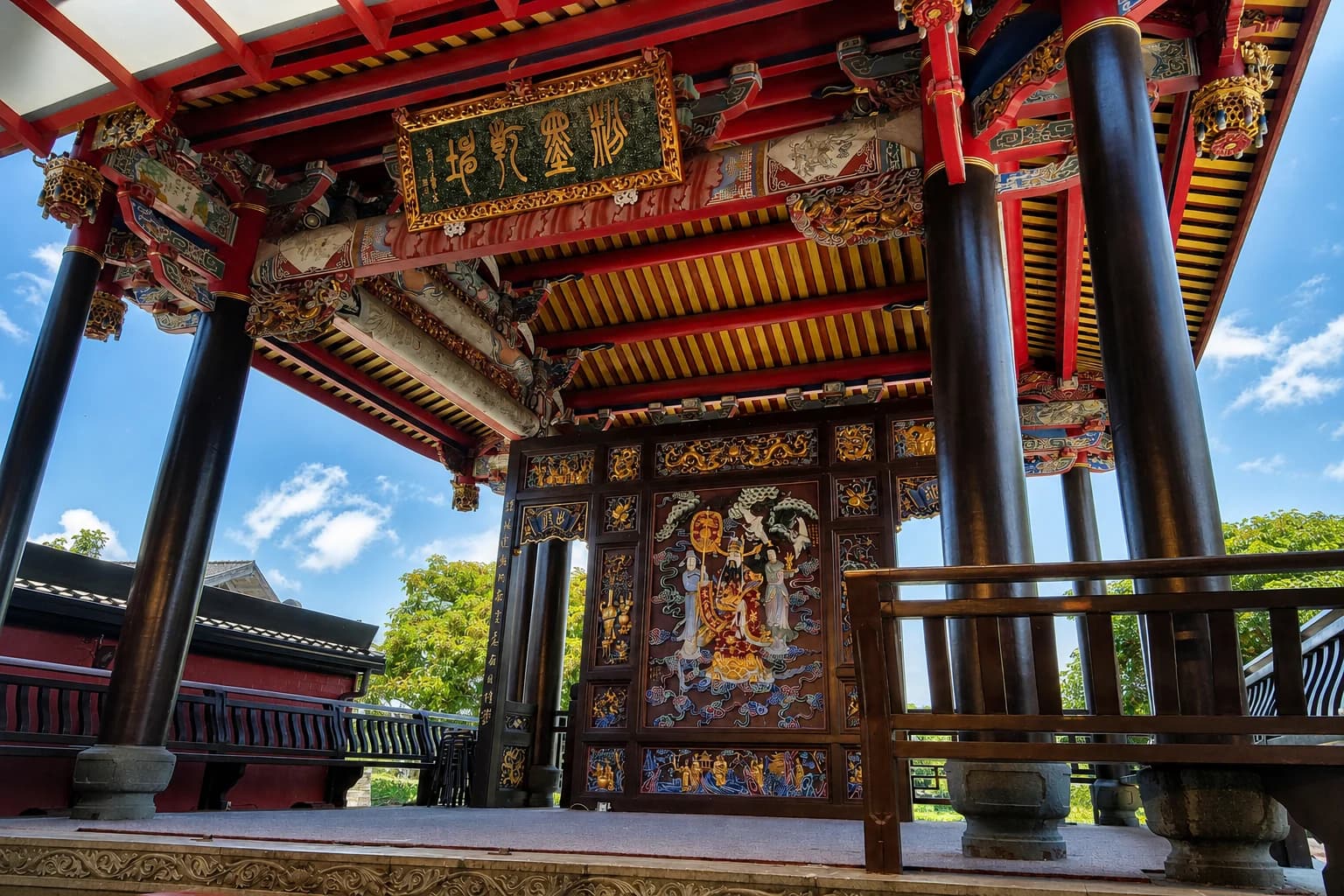 Yilan Park voor Traditionele Kunsten (宜蘭傳藝園區): traditioneel podium bij 文昌祠