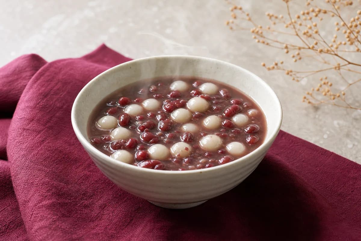 Luodong Red Bean Tangyuan · 羅東紅豆湯圓 — red-bean soup with tangyuan — eetillustratie
