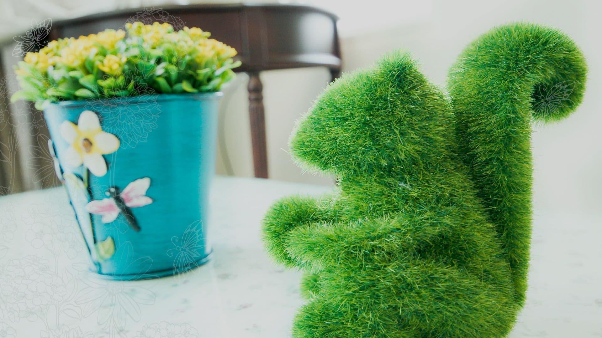 Water Edge Garden indoor decor and plants